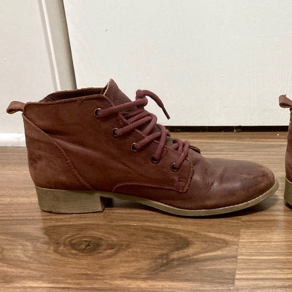 Steve Madden Burgundy Rubin Ankle Boots Booties Women's Size 8.5M Leather - Picture 3 of 11